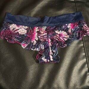 PINK Lace Extra Low Rise Cheekster Size:Small Condition: New, tag attached